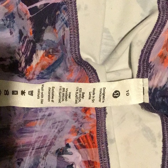 Lululemon Base Pace High-Rise Running Tight 28"
Brushed Nulux - Picture 2 of 4